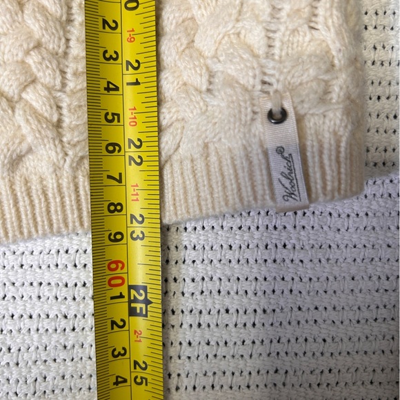 Woolrich Women’s Size Medium Wool Blend Vest Ivory Cable Knit Fisherman Outdoor - Picture 11 of 12